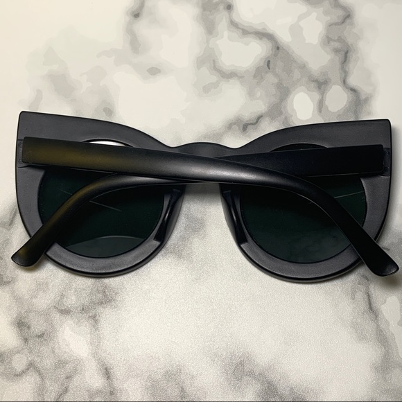 ๐ถ 3 Pairs Statement Black Geometric Structured Sunglasses ๐ถ - Picture 12 of 16